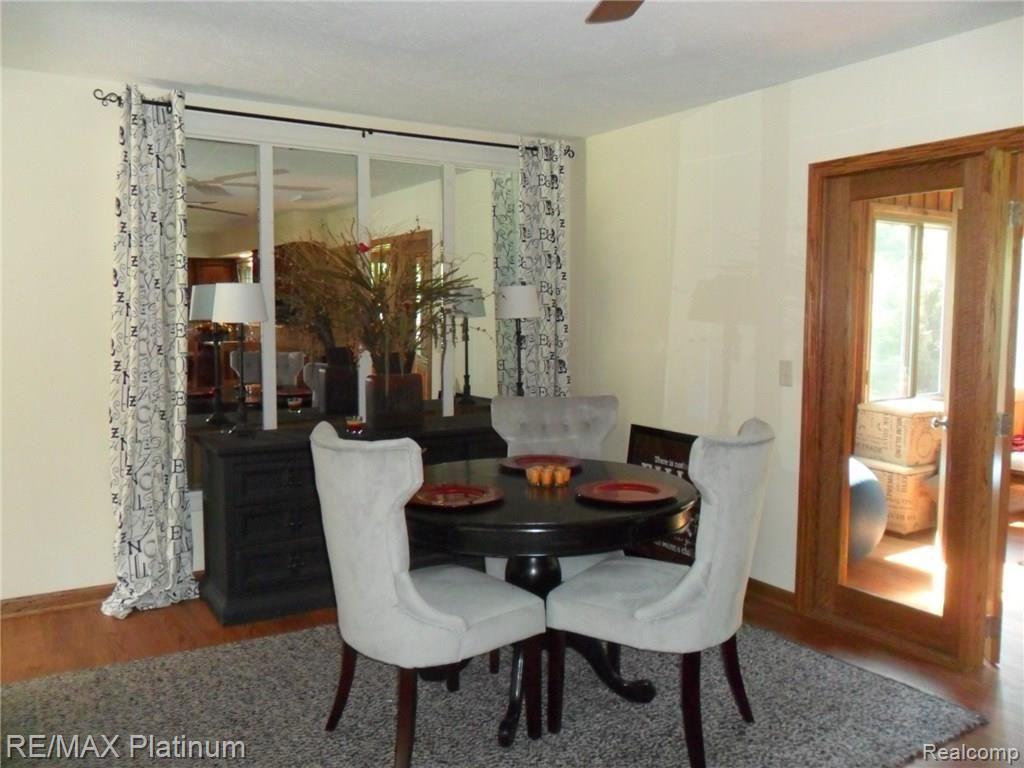 9100 Chambers Road Pinckney, MI 48169 - Photo 5 of 23 Dining Room