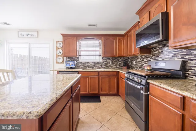 $379,900 | 7 Plymouth Court, Bordentown, NJ 08505