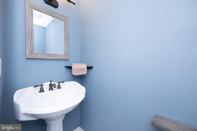 $379,900 | 7 Plymouth Court, Bordentown, NJ 08505