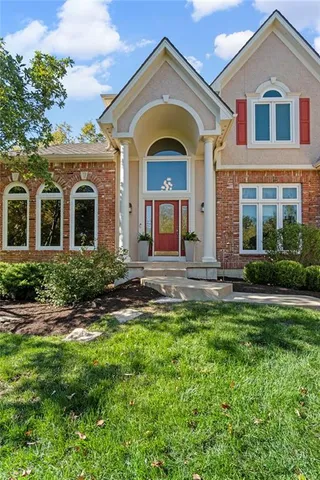 $800,000 | 4421 West 150th Street, Leawood, KS 66224