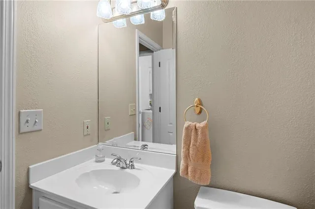 $800,000 | 4421 West 150th Street, Leawood, KS 66224