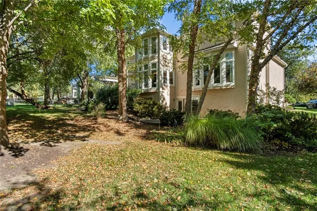 $800,000 | 4421 West 150th Street, Leawood, KS 66224