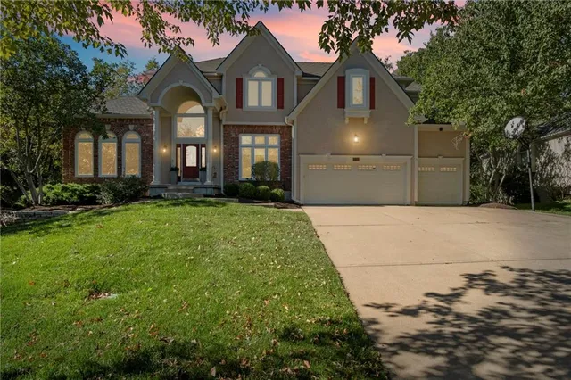$800,000 | 4421 West 150th Street, Leawood, KS 66224