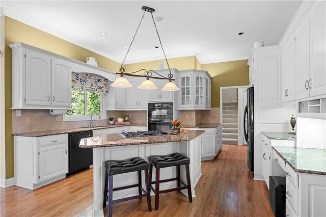 $800,000 | 4421 West 150th Street, Leawood, KS 66224