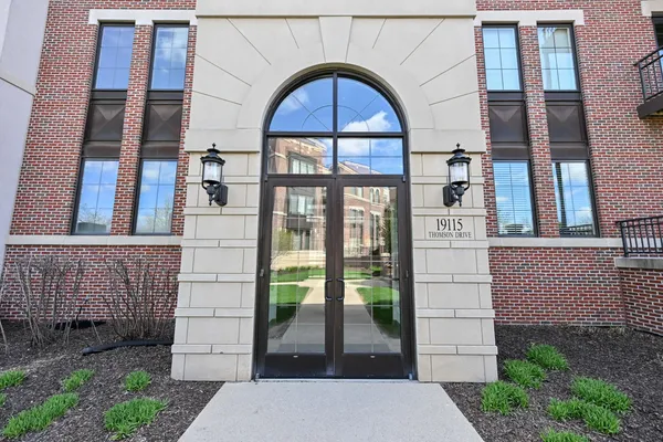 $419,900 | 19115 Thomson Drive, Unit 304, Brookfield, WI 53045
