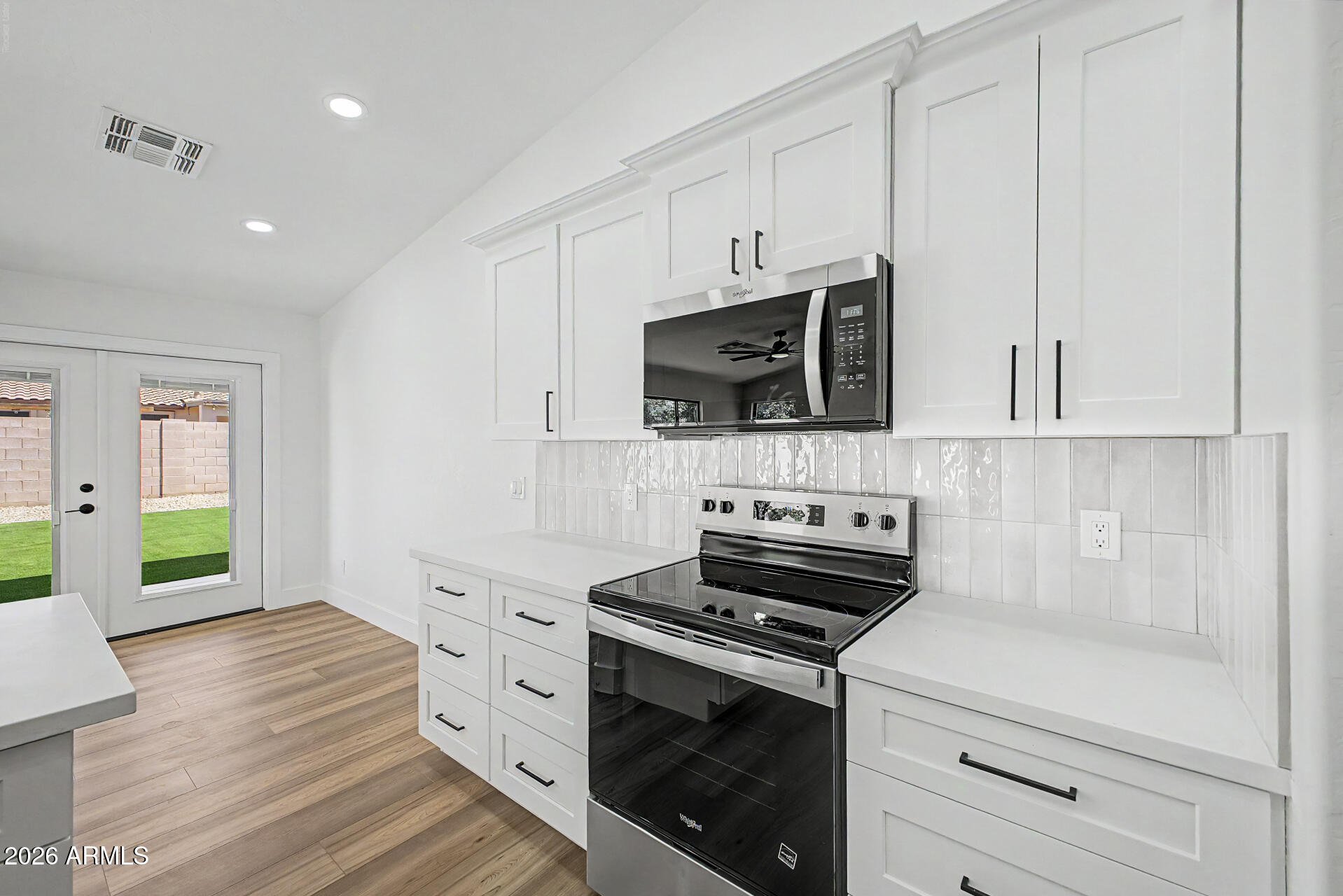 2554 East Morgan Court Gilbert, AZ 85295 - Photo 17 of 38 Kitchen