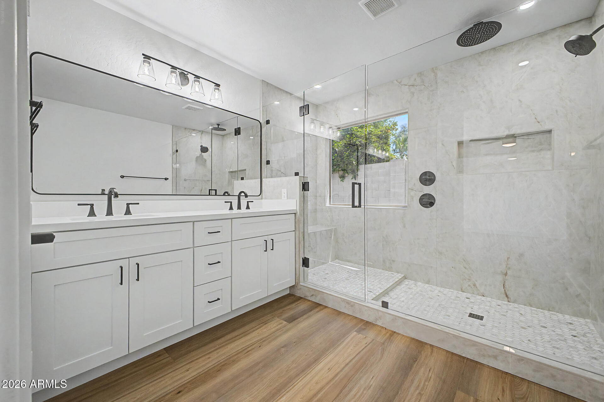 2554 East Morgan Court Gilbert, AZ 85295 - Photo 23 of 38 Primary Bathroom