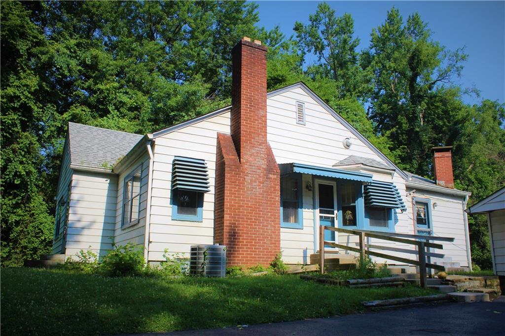 37 West Roberts Road Indianapolis, IN 46217 - Photo 2 of 18 Gallery Image 2