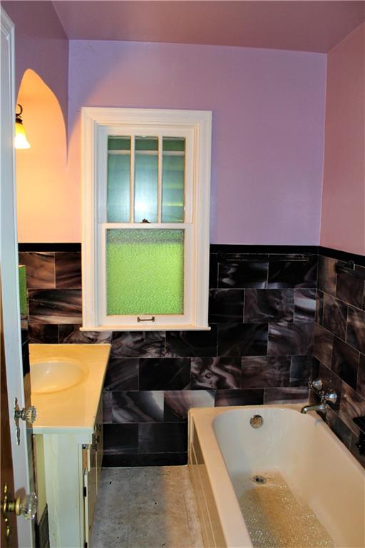 37 West Roberts Road Indianapolis, IN 46217 - Photo 14 of 18 Gallery Image 14