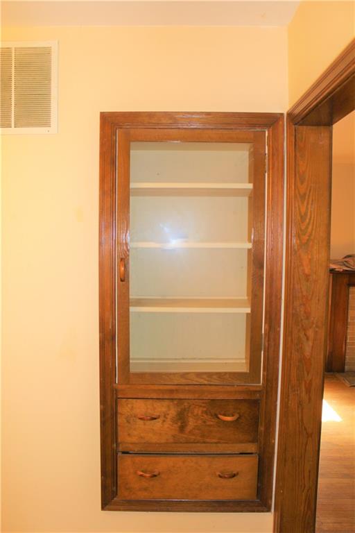 37 West Roberts Road Indianapolis, IN 46217 - Photo 8 of 18 Gallery Image 8