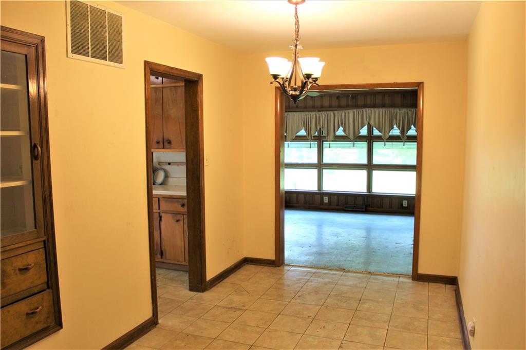 37 West Roberts Road Indianapolis, IN 46217 - Photo 9 of 18 Gallery Image 9