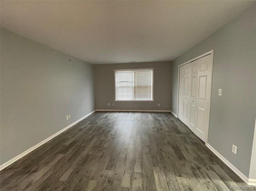 1125 Eureka Road, Unit 206 Wyandotte, MI 48192 - Photo 6 of 13