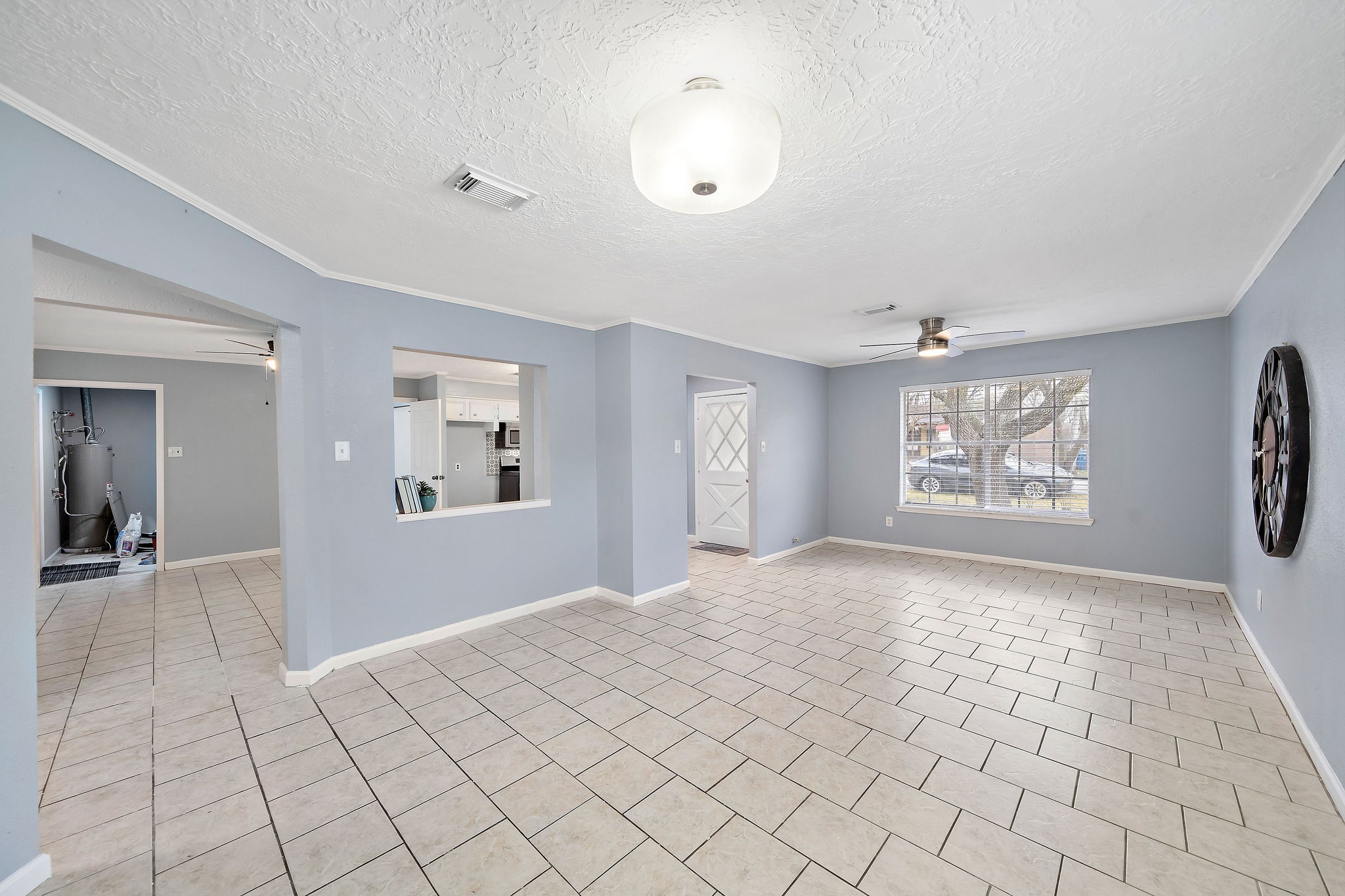712 Damon Street Rosenberg, TX 77471 - Photo 2 of 11 a view of an empty room and window