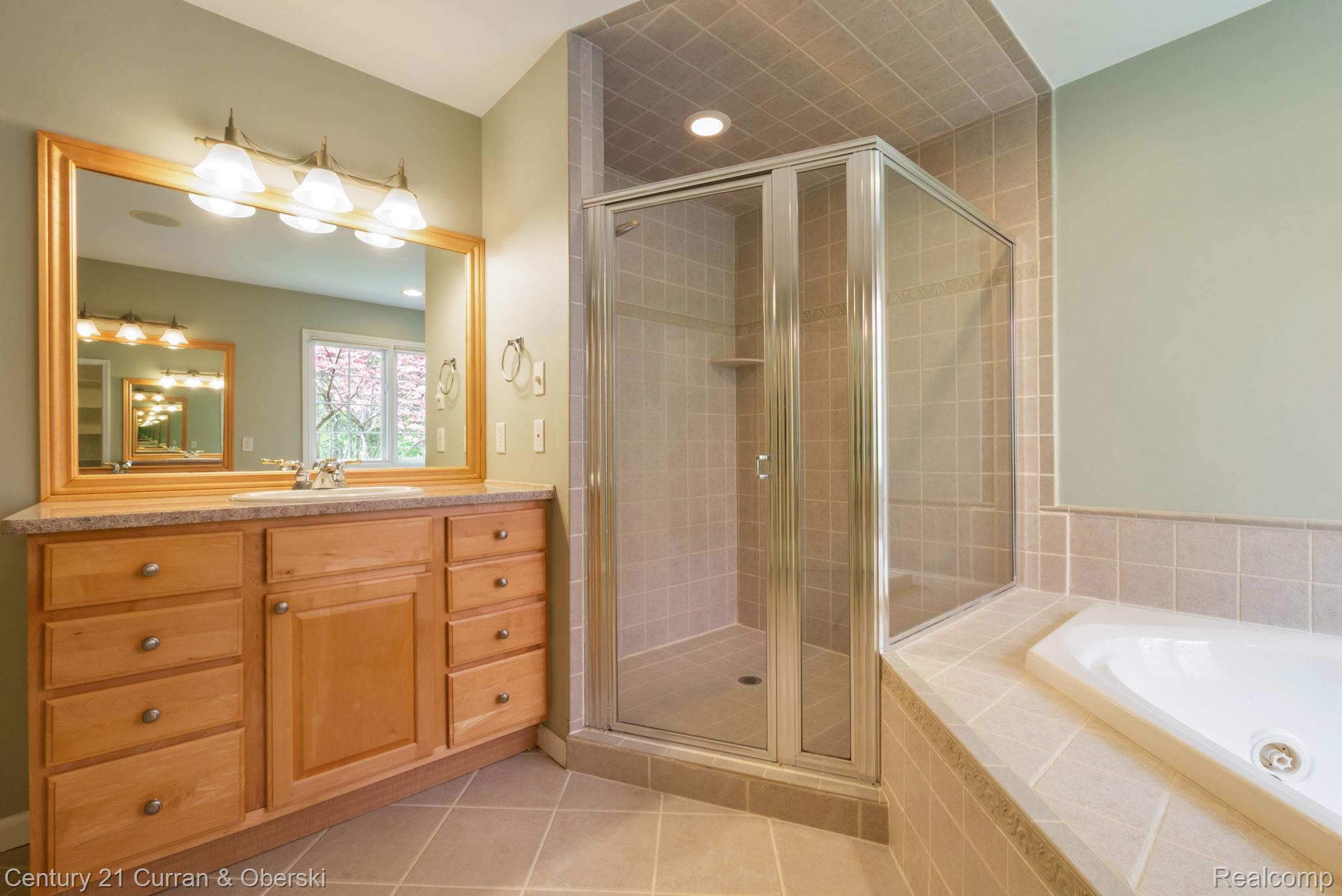 27852 Larson Lane Farmington, MI 48331 - Photo 45 of 75 44-web-or-mls-P2360996.jpg