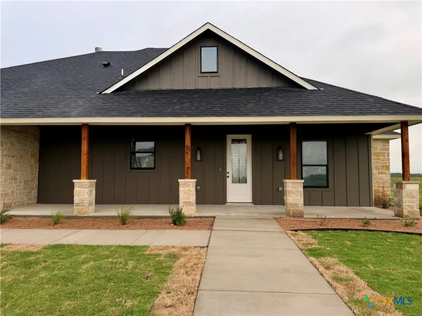 $525,000 | 107 Pr 711 Lott Tx 76656, Lott, TX 76656