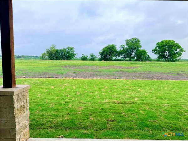 $525,000 | 107 Pr 711 Lott Tx 76656, Lott, TX 76656