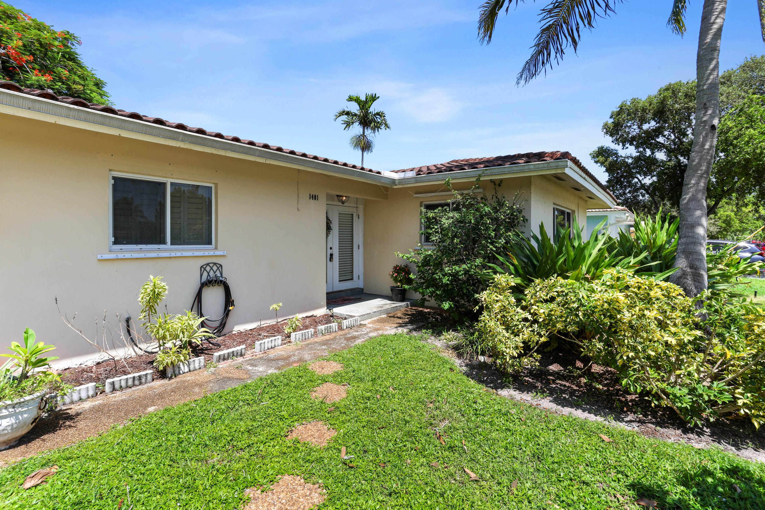 1401 Southwest 4th Street Boca Raton, FL 33486 - Photo 1 of 15 Front of the house