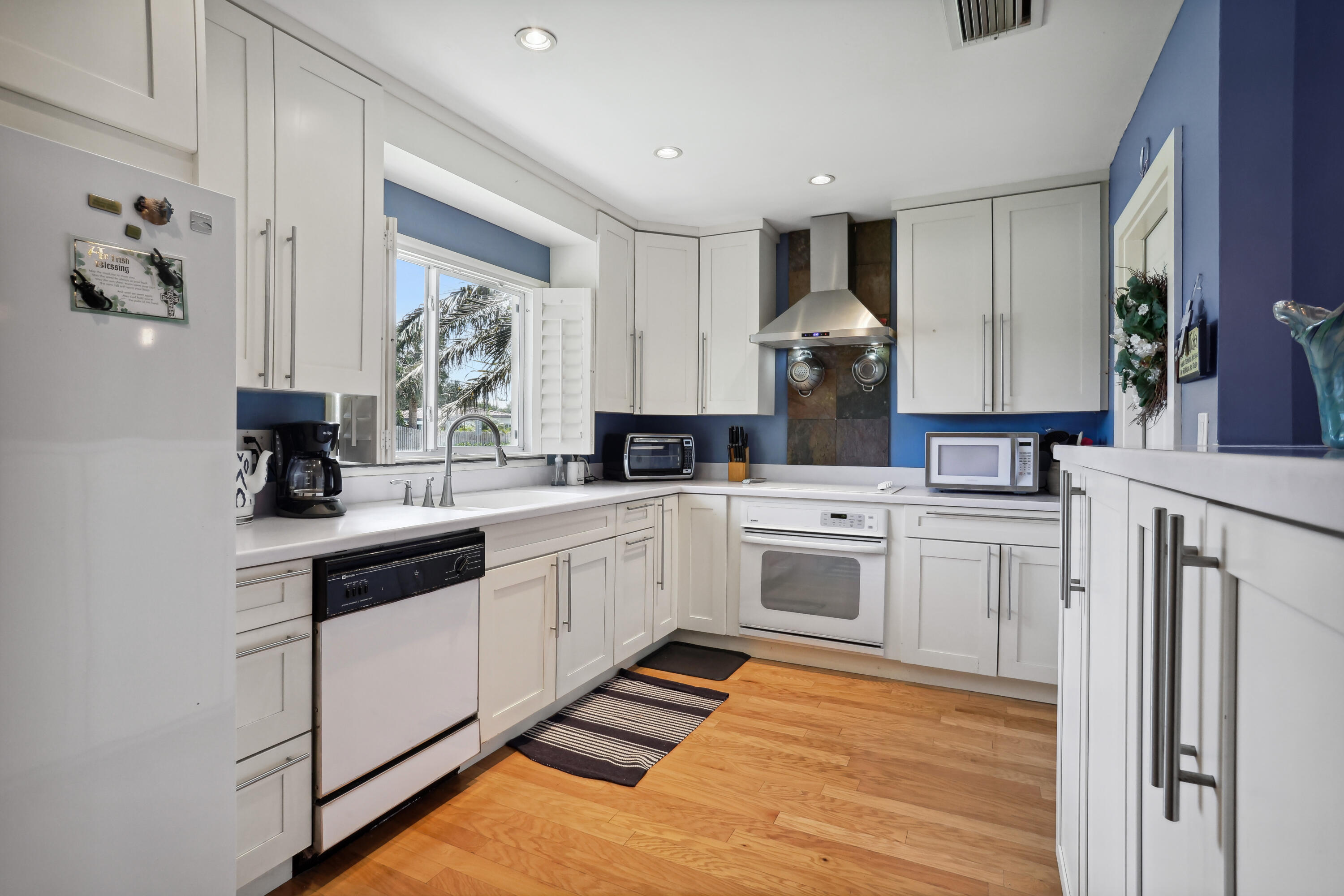 1401 Southwest 4th Street Boca Raton, FL 33486 - Photo 4 of 15 kitchen