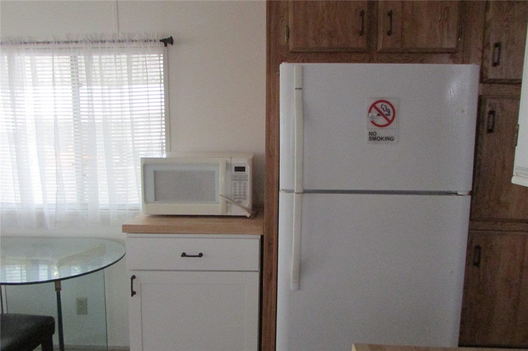 2000 Ramar Road, Unit 518 Bullhead City, AZ 86442 - Photo 16 of 37 Kitchen