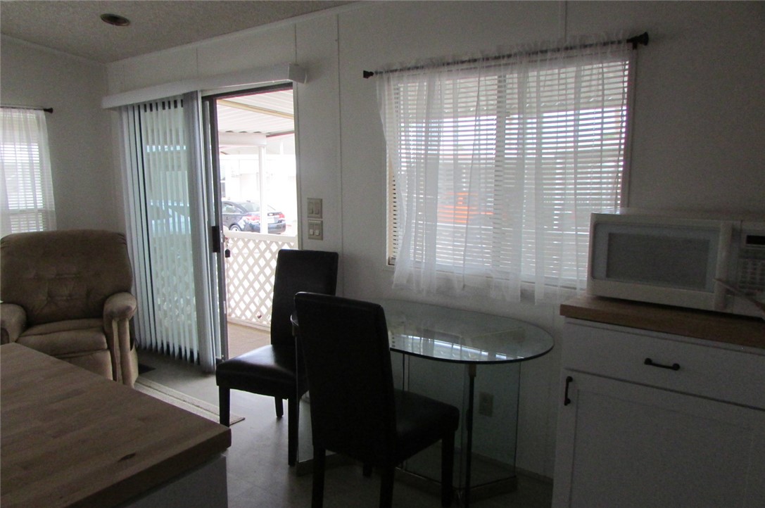 2000 Ramar Road, Unit 518 Bullhead City, AZ 86442 - Photo 17 of 37 Dining Area