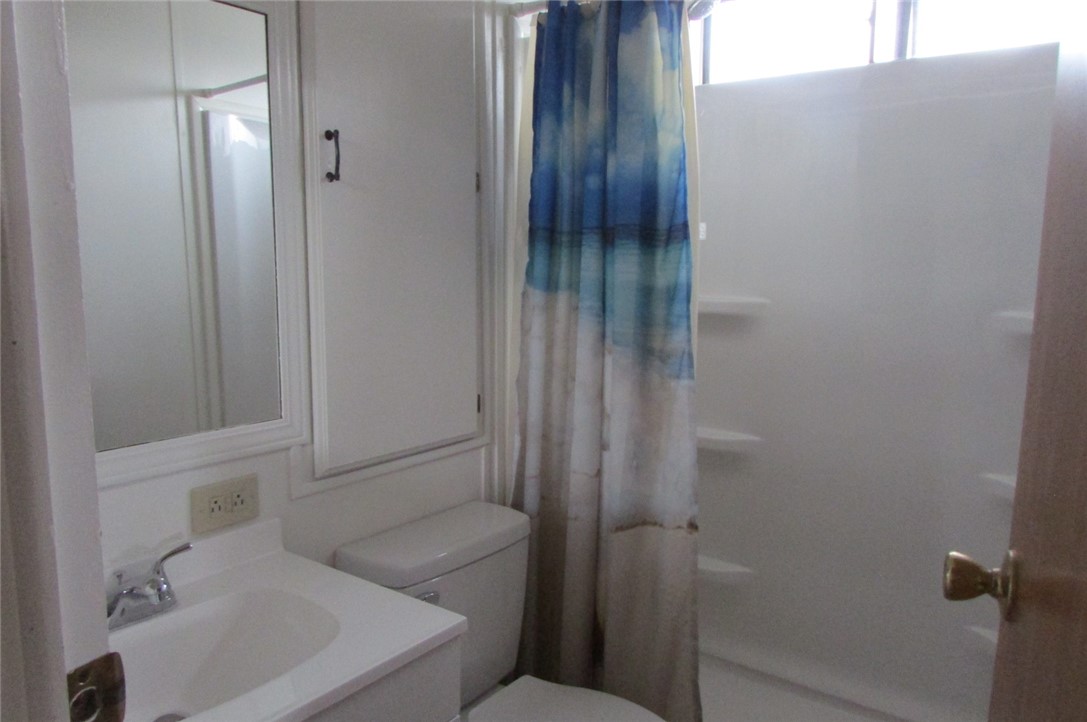 2000 Ramar Road, Unit 518 Bullhead City, AZ 86442 - Photo 21 of 37 Bathroom
