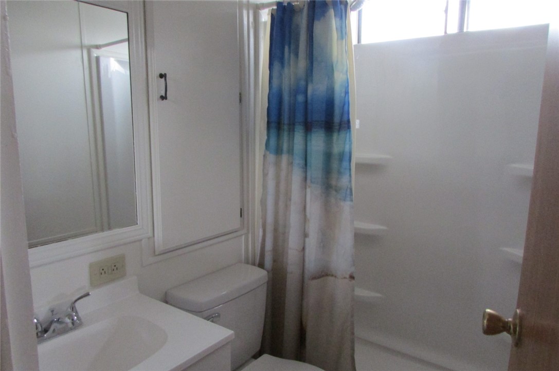 2000 Ramar Road, Unit 518 Bullhead City, AZ 86442 - Photo 22 of 37 Bathroom