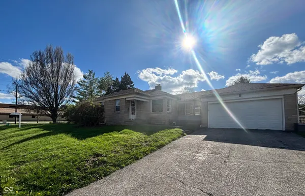 $3,100 | 402 West 52nd Street, Indianapolis, IN 46208