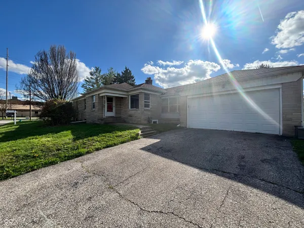 $3,100 | 402 West 52nd Street, Indianapolis, IN 46208