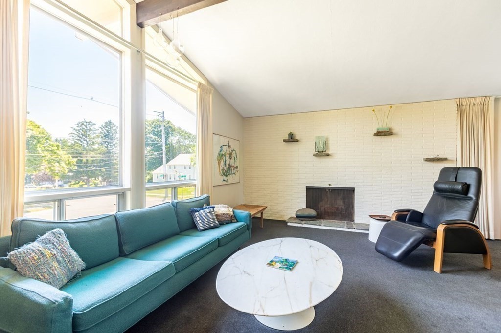 17 Longstreet Road Peabody, MA 01960 - Photo 5 of 36 Gallery Image 5