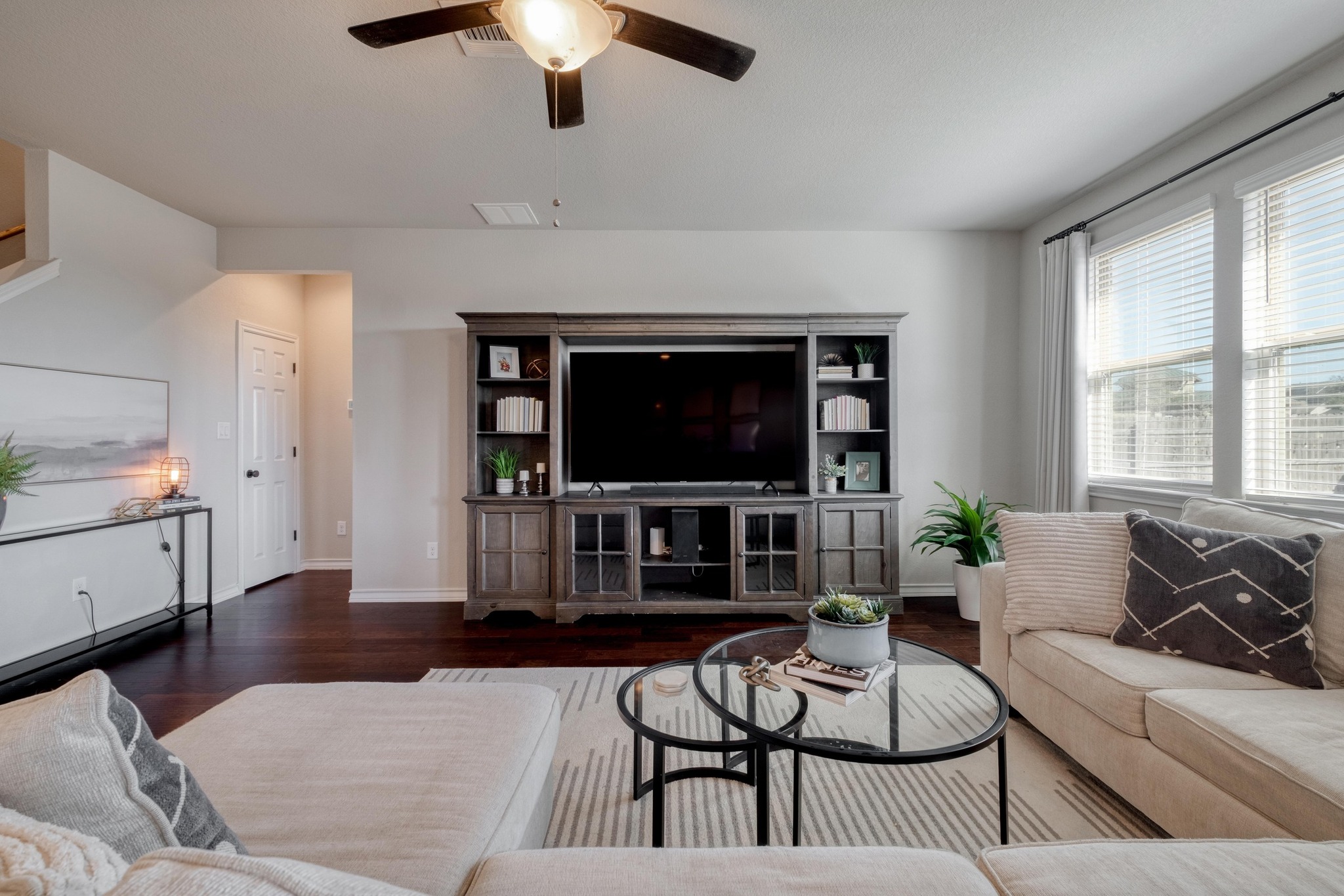 6717 Catania Loop Round Rock, TX 78665 - Photo 4 of 24