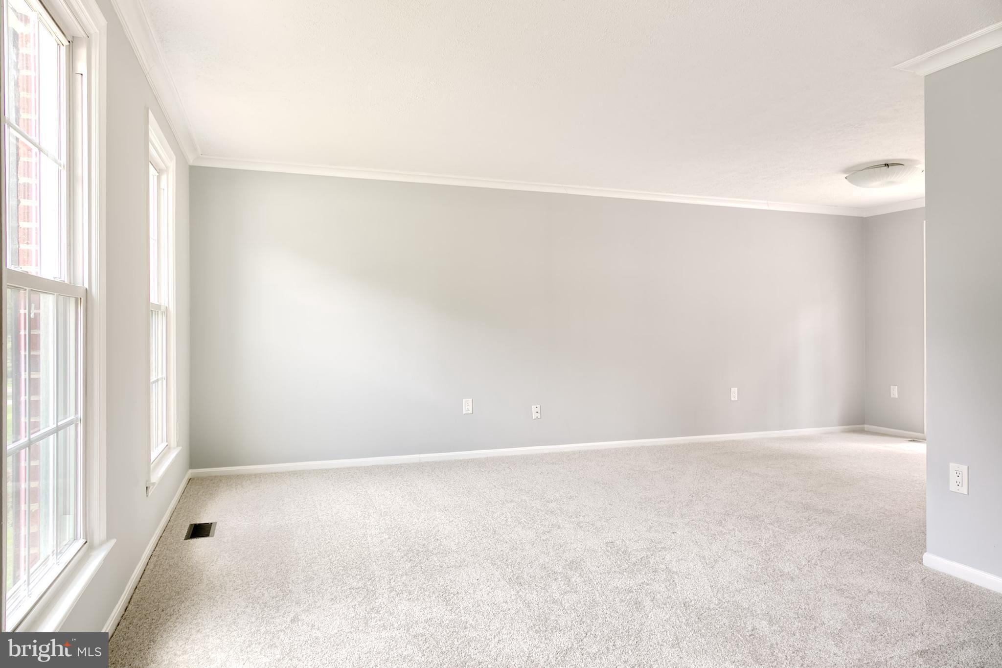 13110 North Point Lane Laurel, MD 20708 - Photo 2 of 30 Living Room