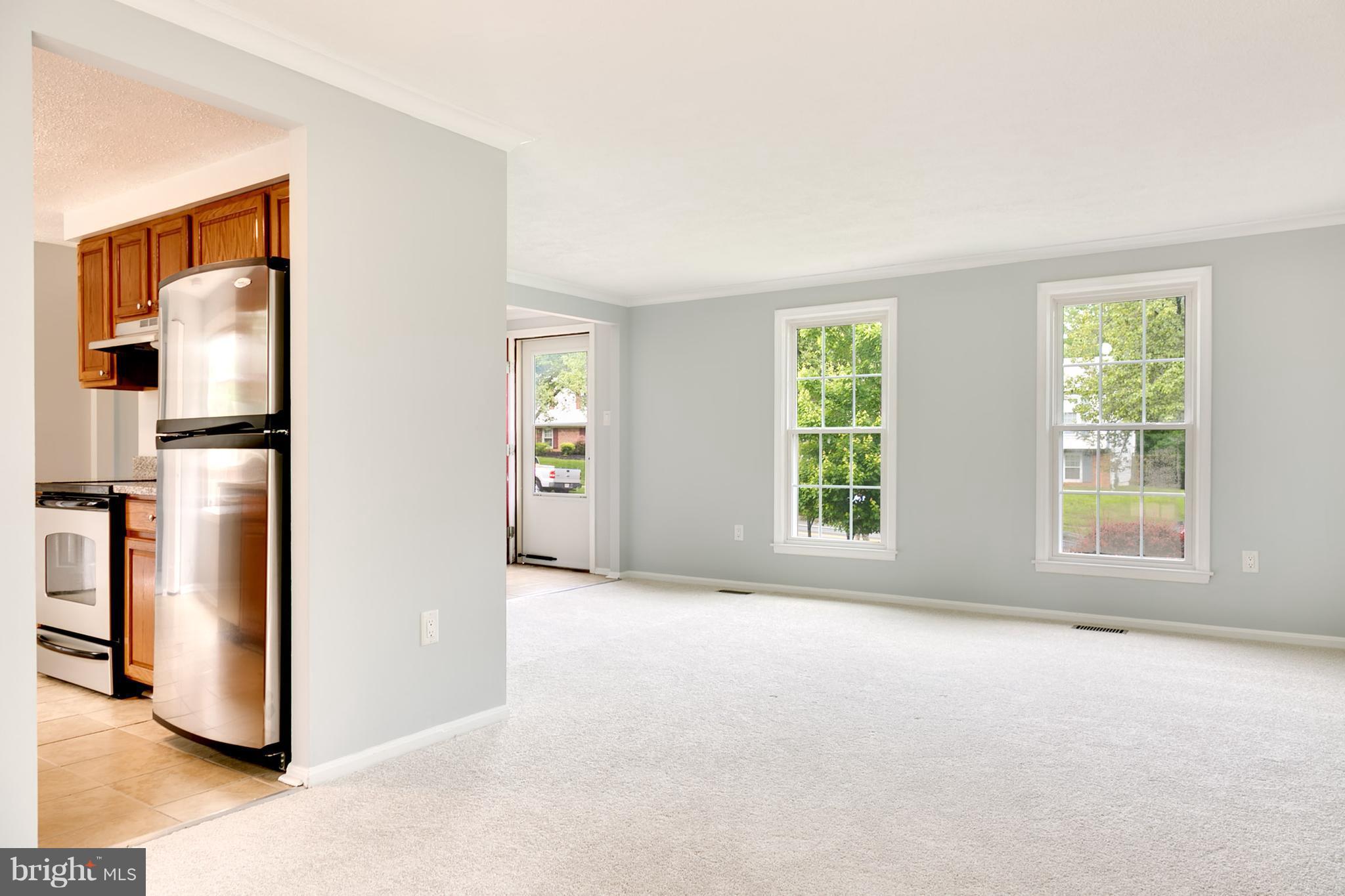 13110 North Point Lane Laurel, MD 20708 - Photo 3 of 30 Interior (General)