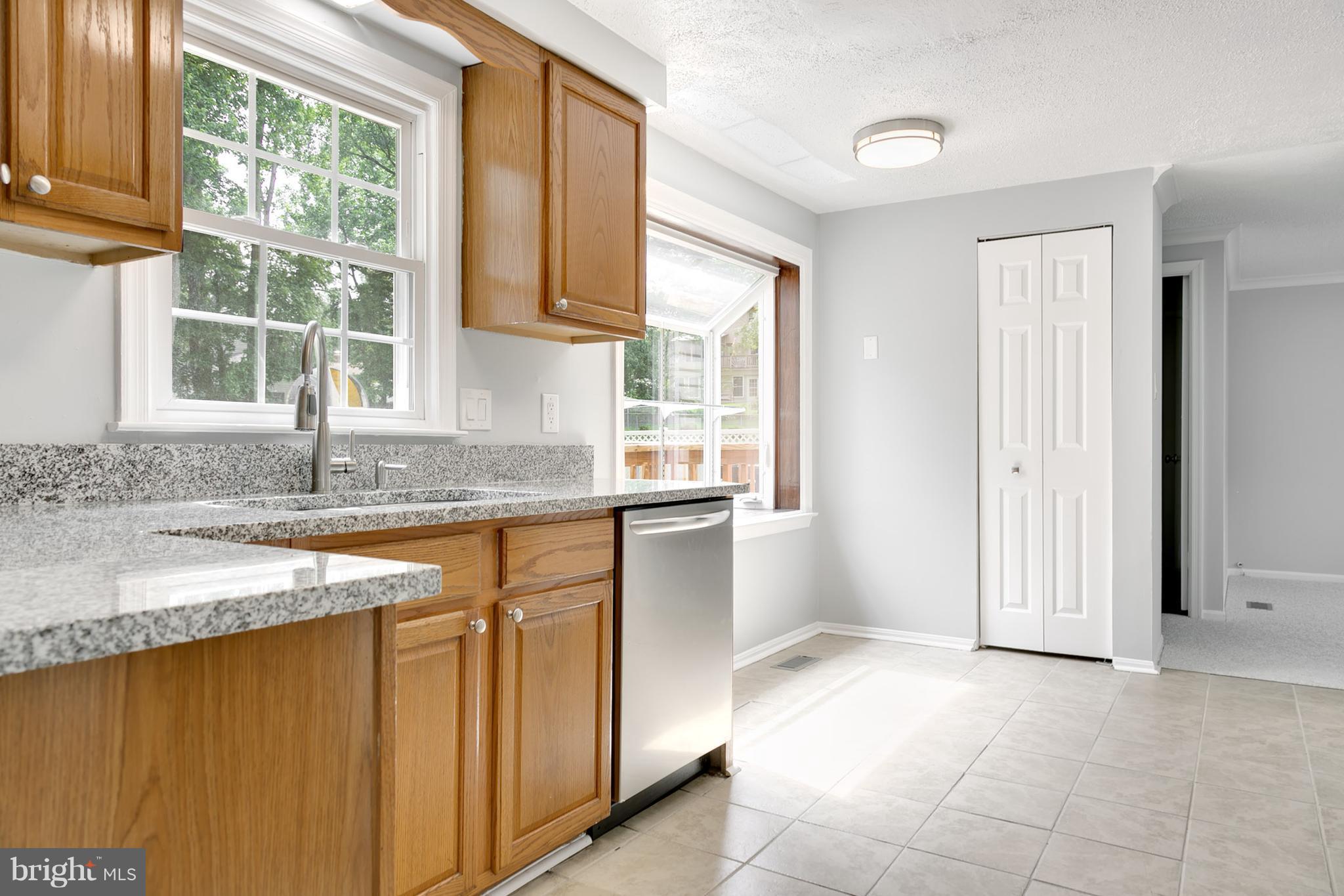 13110 North Point Lane Laurel, MD 20708 - Photo 7 of 30 Kitchen