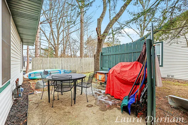 $320,000 | 3581 65th Street, Unit 5, Saugatuck, MI 49453