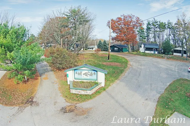 $320,000 | 3581 65th Street, Unit 5, Saugatuck, MI 49453