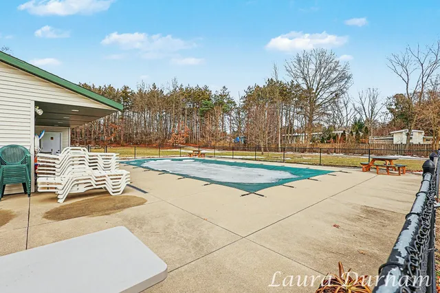 $320,000 | 3581 65th Street, Unit 5, Saugatuck, MI 49453