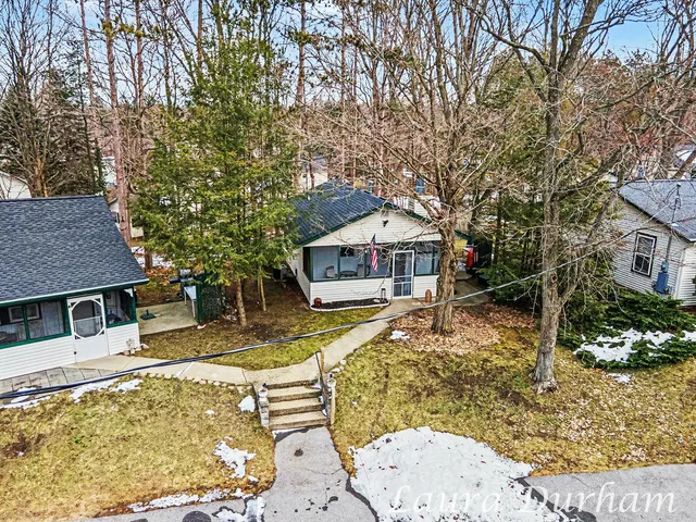 $320,000 | 3581 65th Street, Unit 5, Saugatuck, MI 49453