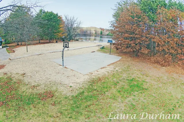 $320,000 | 3581 65th Street, Unit 5, Saugatuck, MI 49453