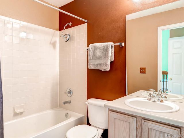 $289,000 | 5555 East Briarwood Avenue, Unit 401, Centennial, CO 80122