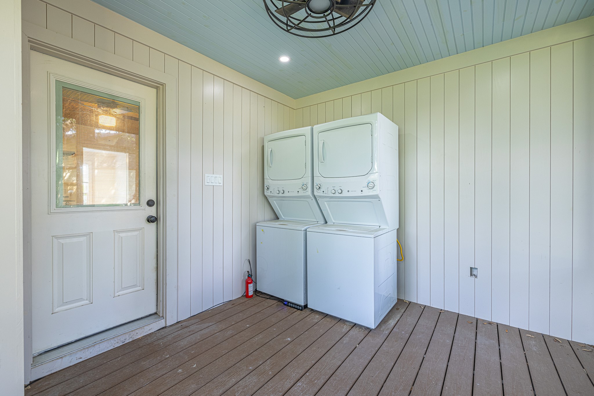 8548 Findlay Street Houston, TX 77017 - Photo 47 of 50 a view of utility room