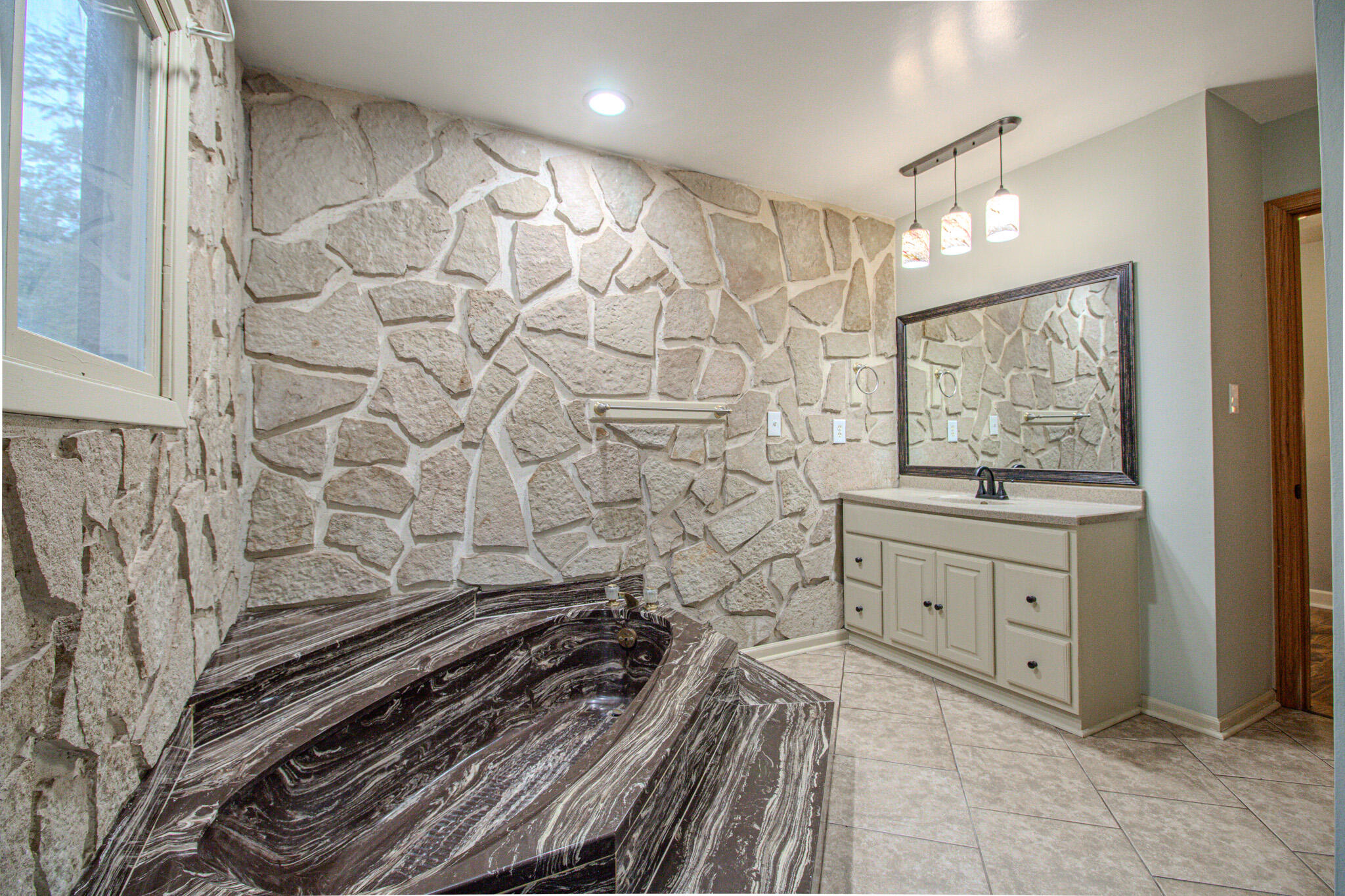 W6569 County Rd F Cascade, WI 53011 - Photo 25 of 67 Full Bath 1