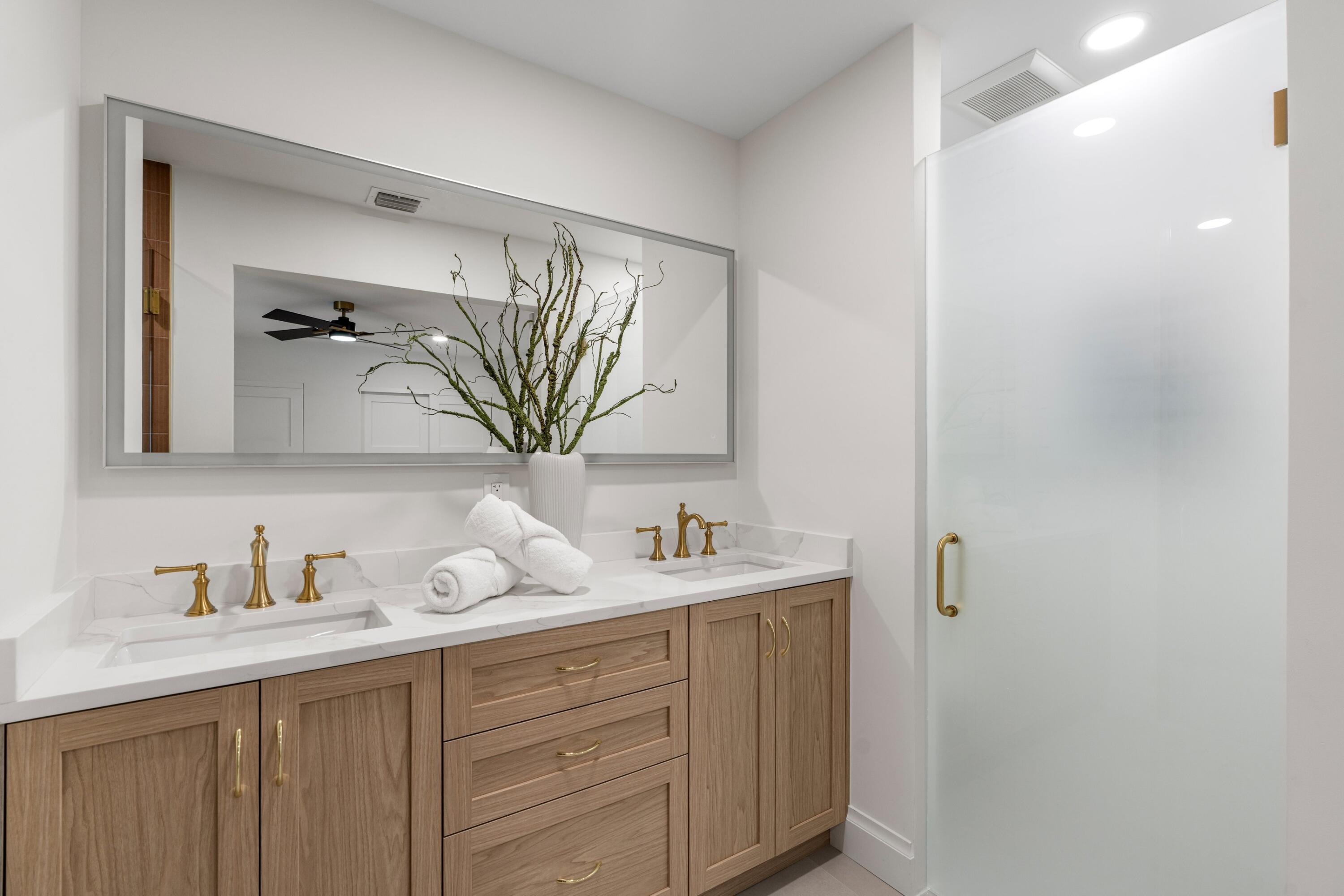 1090 Mulberry Way Boca Raton, FL 33486 - Photo 19 of 52 Primary Bathroom