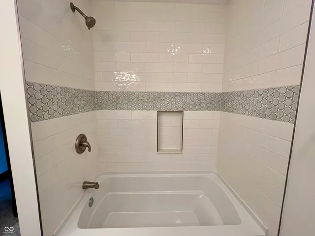 $2,800 | 116 Bennington Road, Indianapolis, IN 46227