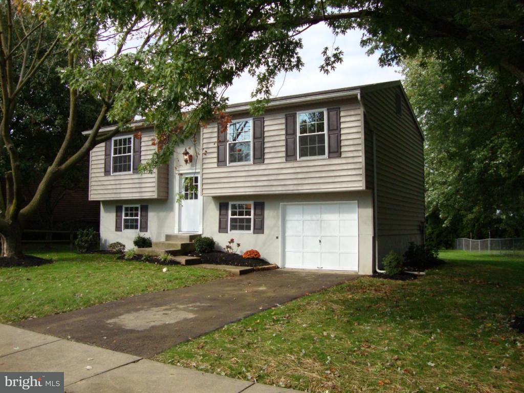 94 Summer Lane Lititz, PA 17543 - Photo 1 of 14 Gallery Image 1