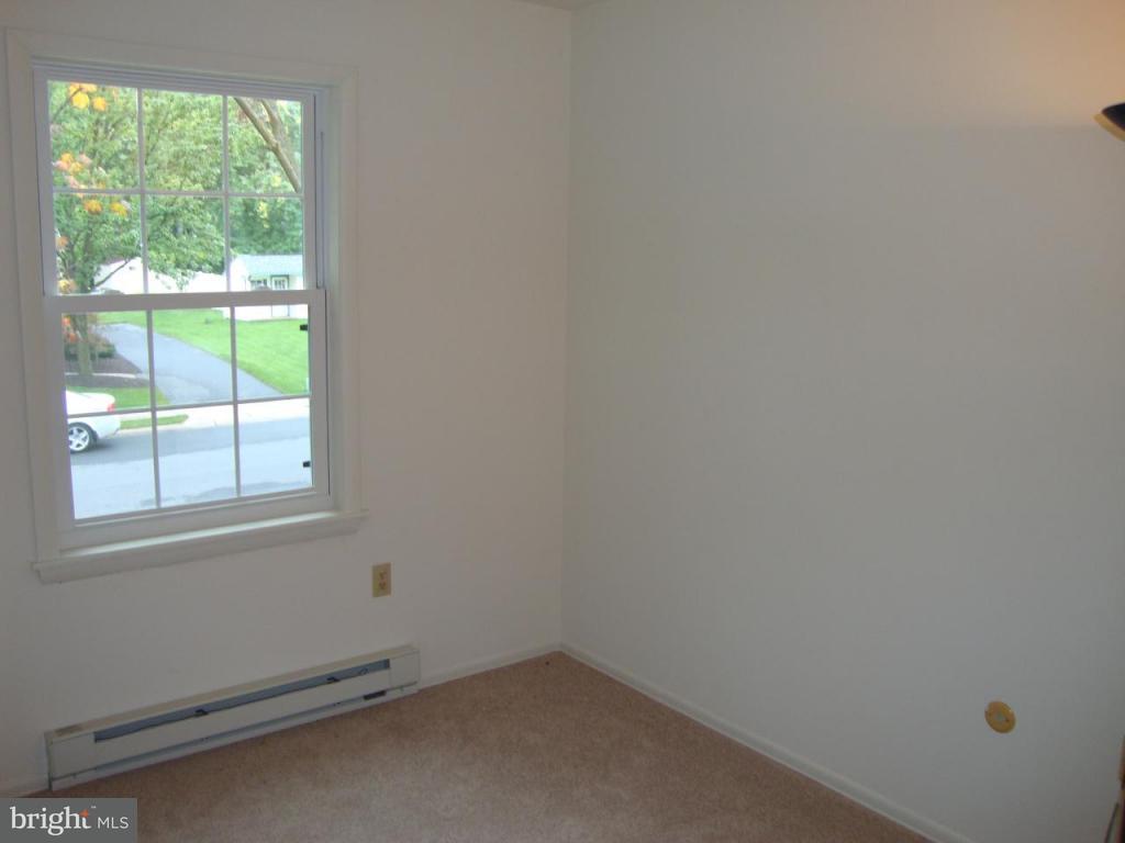 94 Summer Lane Lititz, PA 17543 - Photo 11 of 14 Gallery Image 11