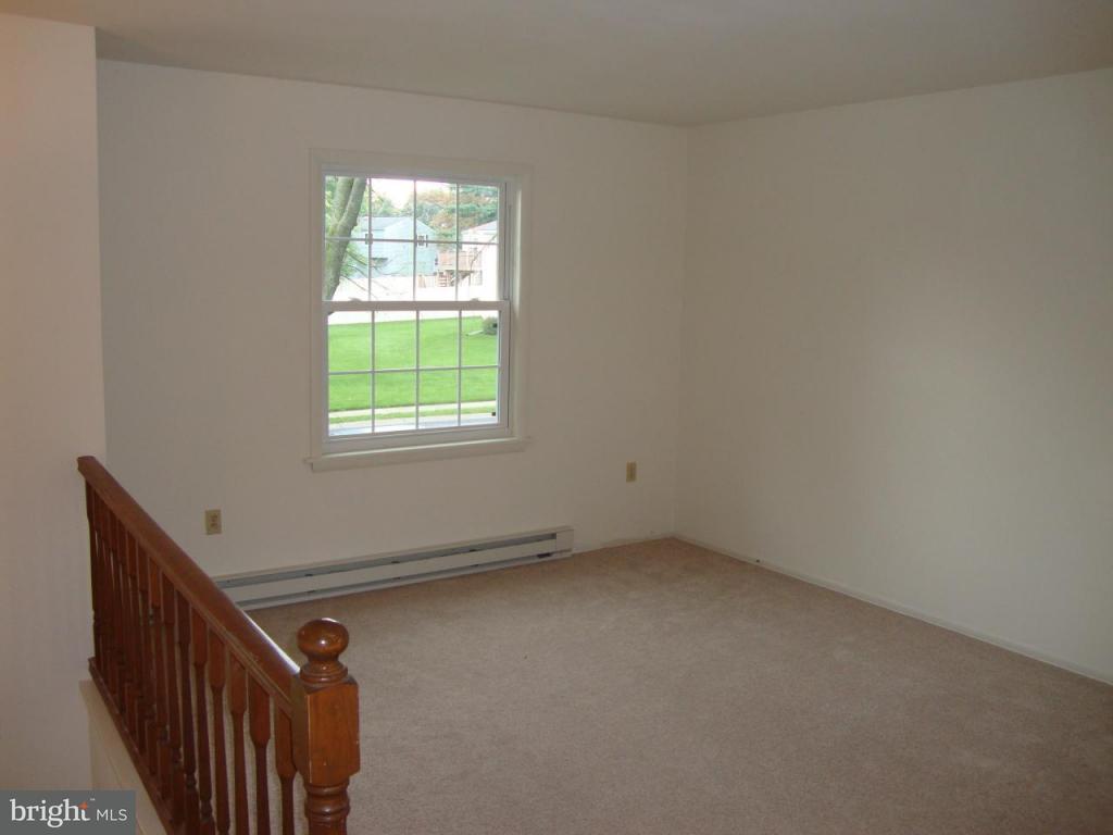 94 Summer Lane Lititz, PA 17543 - Photo 5 of 14 Gallery Image 5
