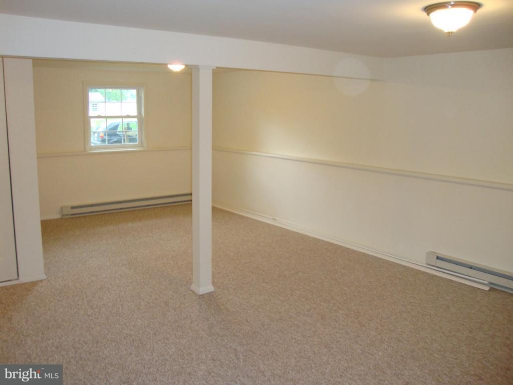 94 Summer Lane Lititz, PA 17543 - Photo 6 of 14 Gallery Image 6