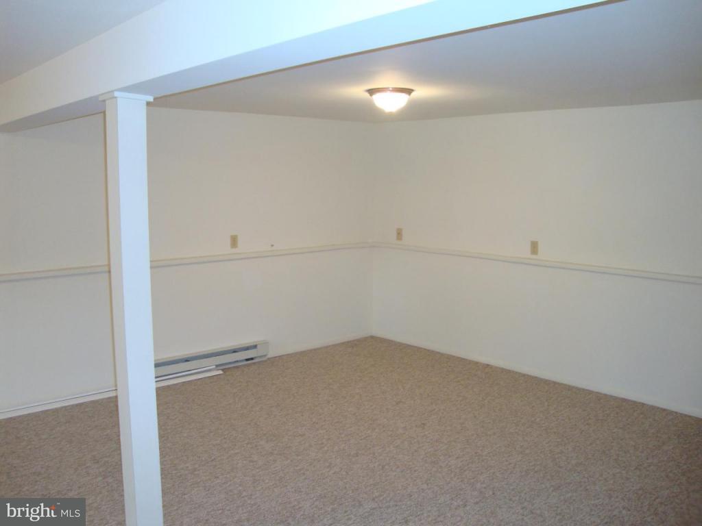 94 Summer Lane Lititz, PA 17543 - Photo 7 of 14 Gallery Image 7
