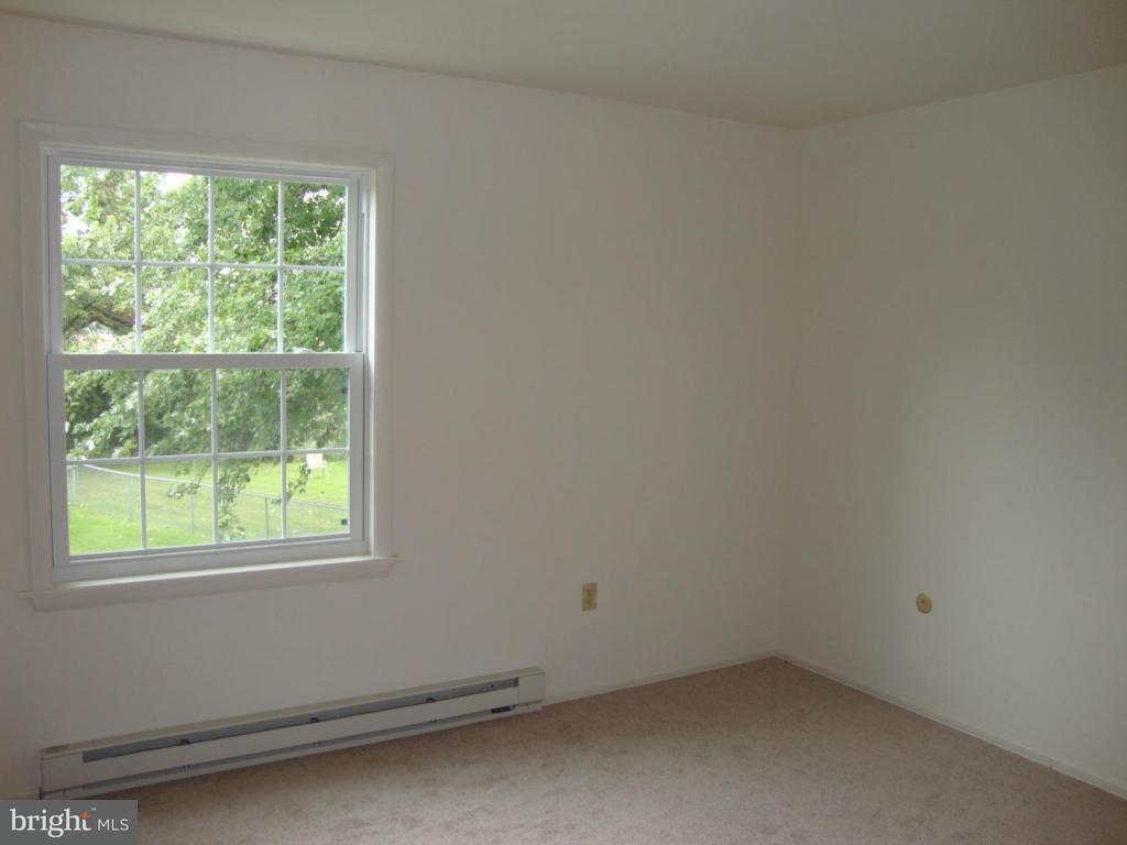 94 Summer Lane Lititz, PA 17543 - Photo 9 of 14 Gallery Image 9