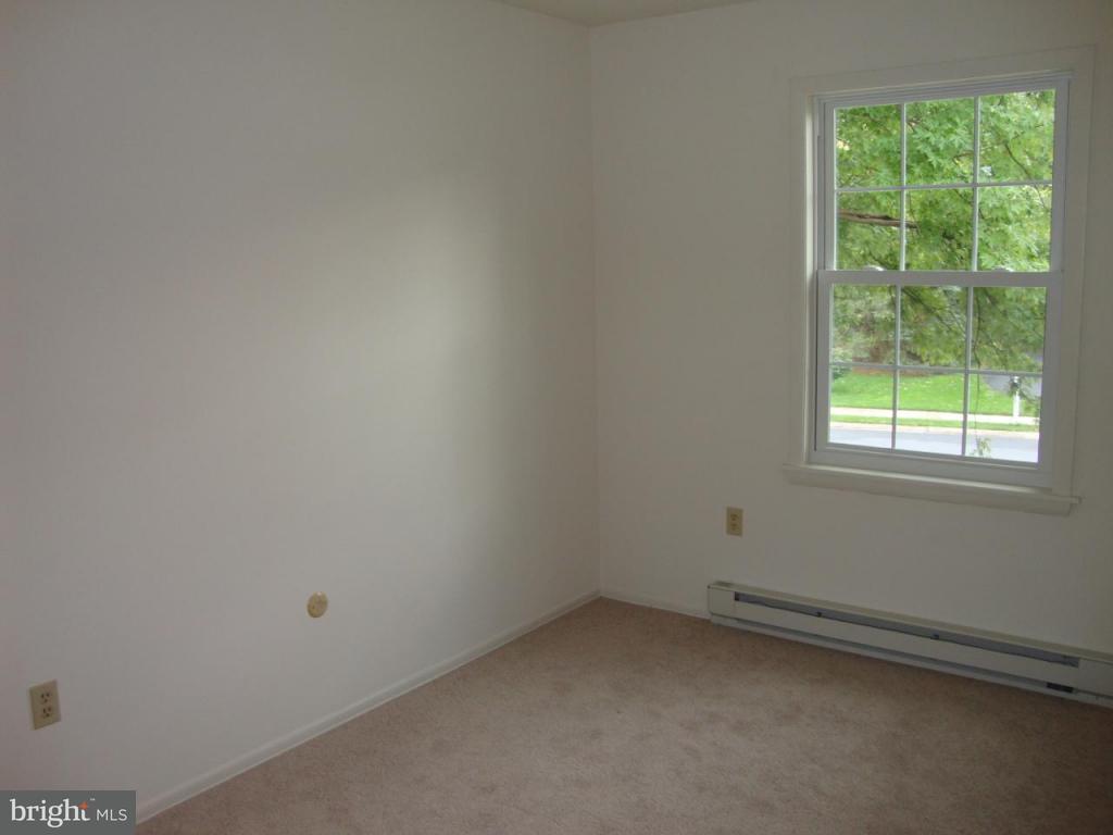 94 Summer Lane Lititz, PA 17543 - Photo 10 of 14 Gallery Image 10
